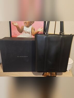 Burberry Black Vertical Leather Shopper